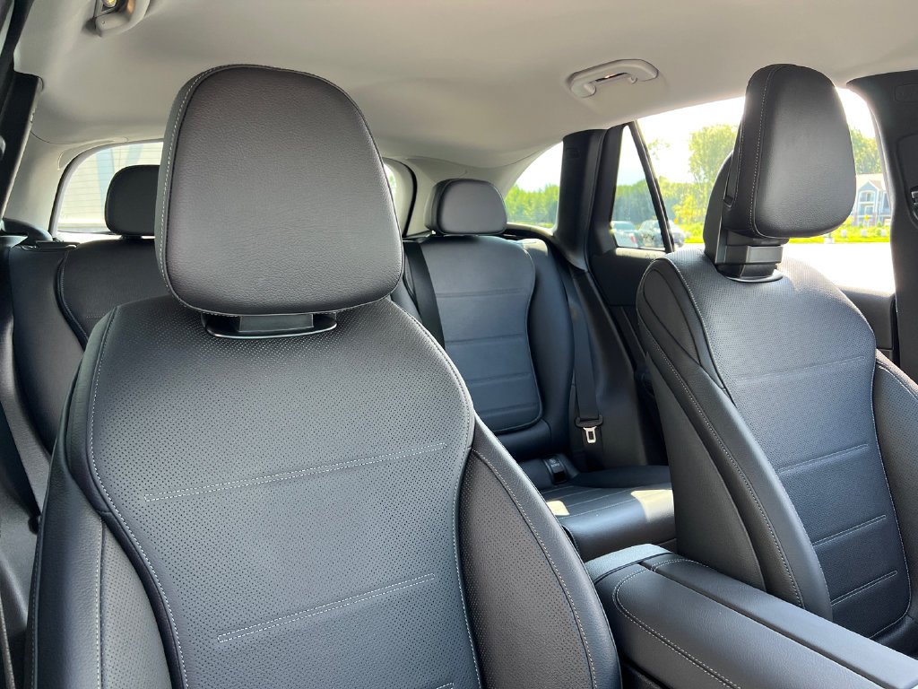 New 2026 Obsidian Black Metallic Mercedes-Benz GLC 300 image 60