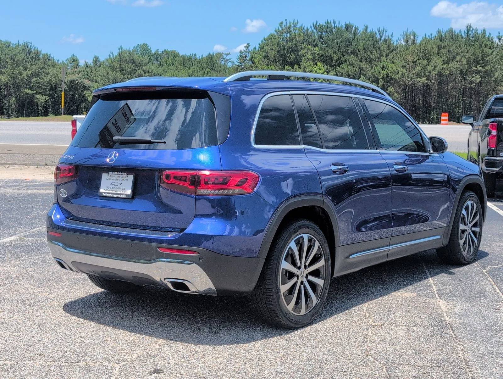 Used 2021 Blue Mercedes-Benz GLB 250 image 7