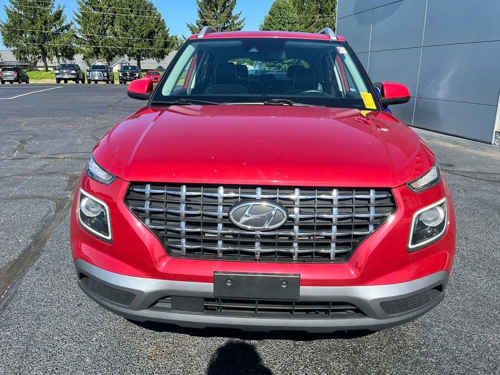 Used 2022 Red Hyundai Limited image 9