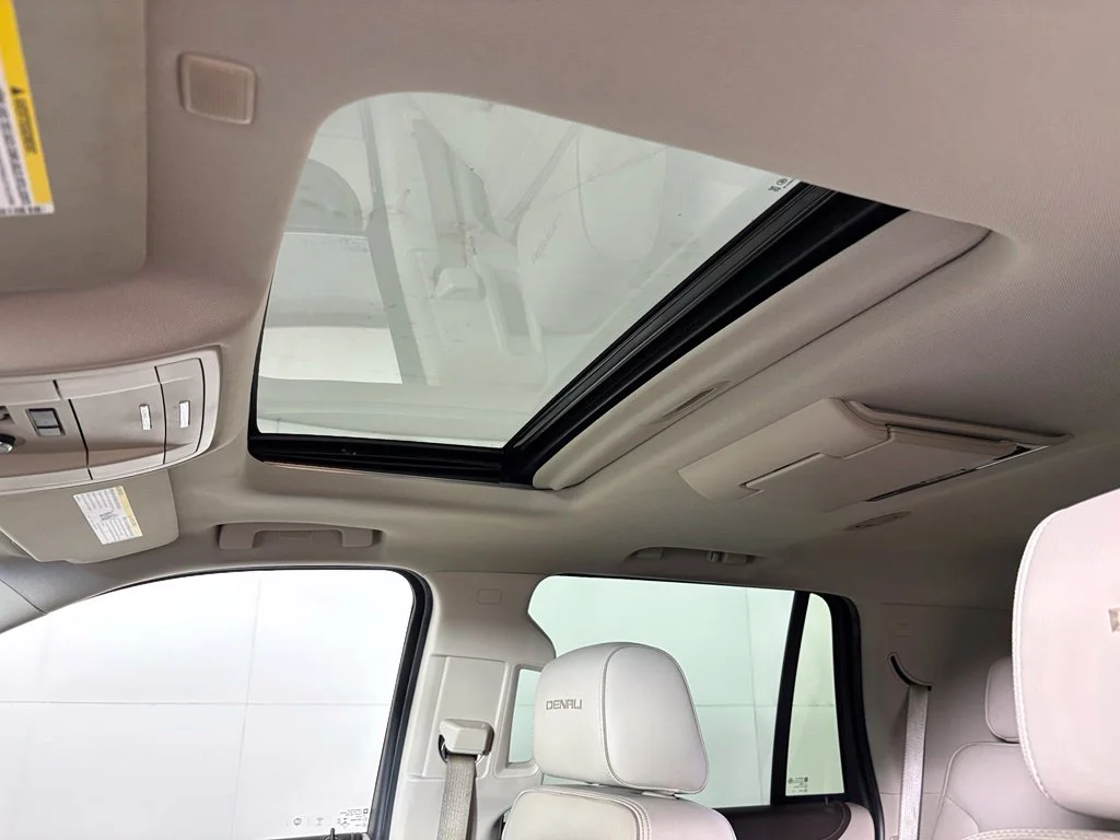 Used 2019 White GMC Denali image 22
