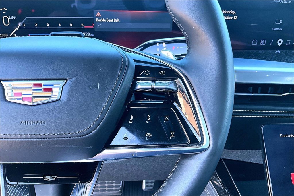 Used 2025 Green Cadillac V-Series image 21