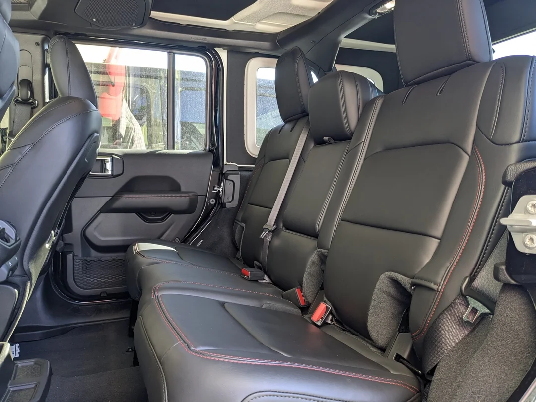 New 2025 Black Jeep Rubicon X - - 4x4 - 35 INCH A/T TIRES - Trailer Tow Group - Offroad Cam & More! image 27