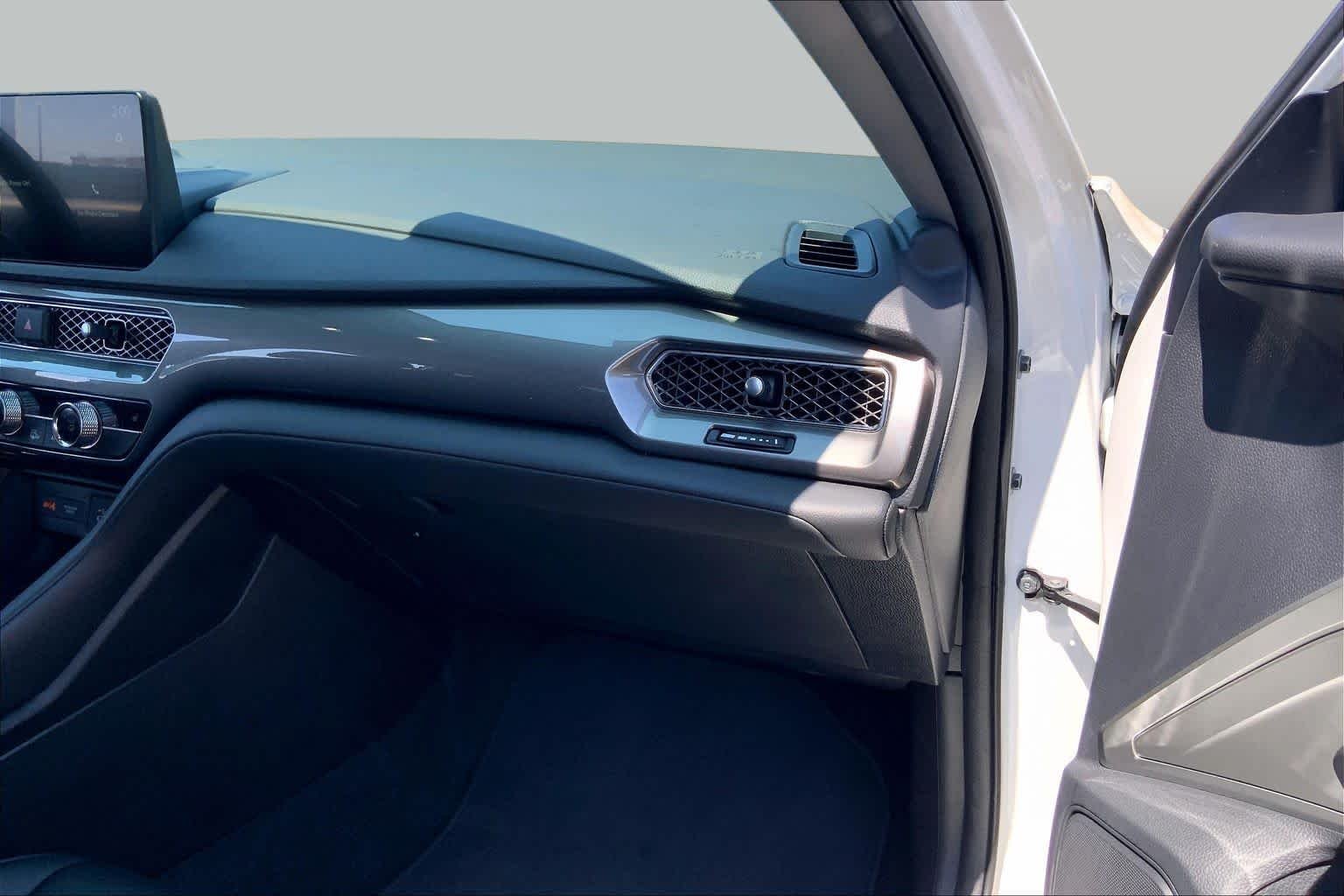 Used 2026 Platinum White Pearl Acura  image 18