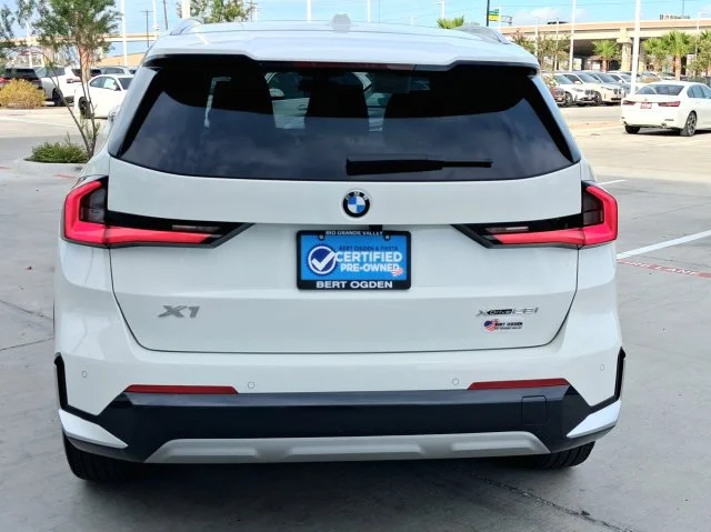 Used 2026 White BMW xDrive28i image 6