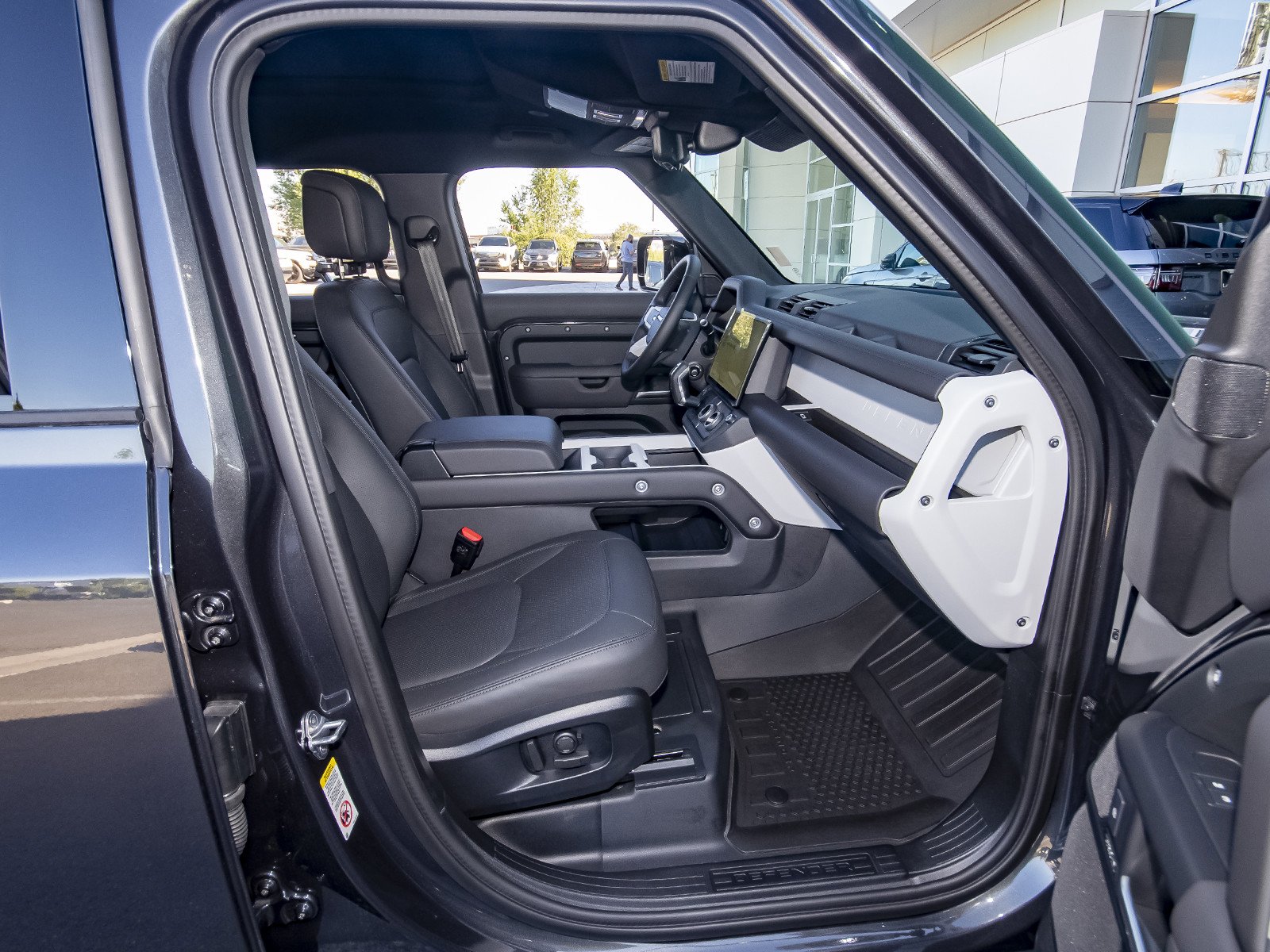 New 2026 Carpathian Grey Land Rover X-Dynamic SE image 49