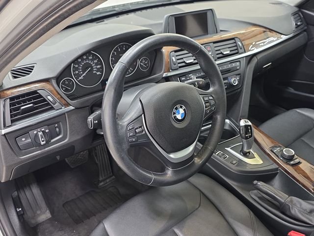 Used 2015 White BMW 328i xDrive image 16