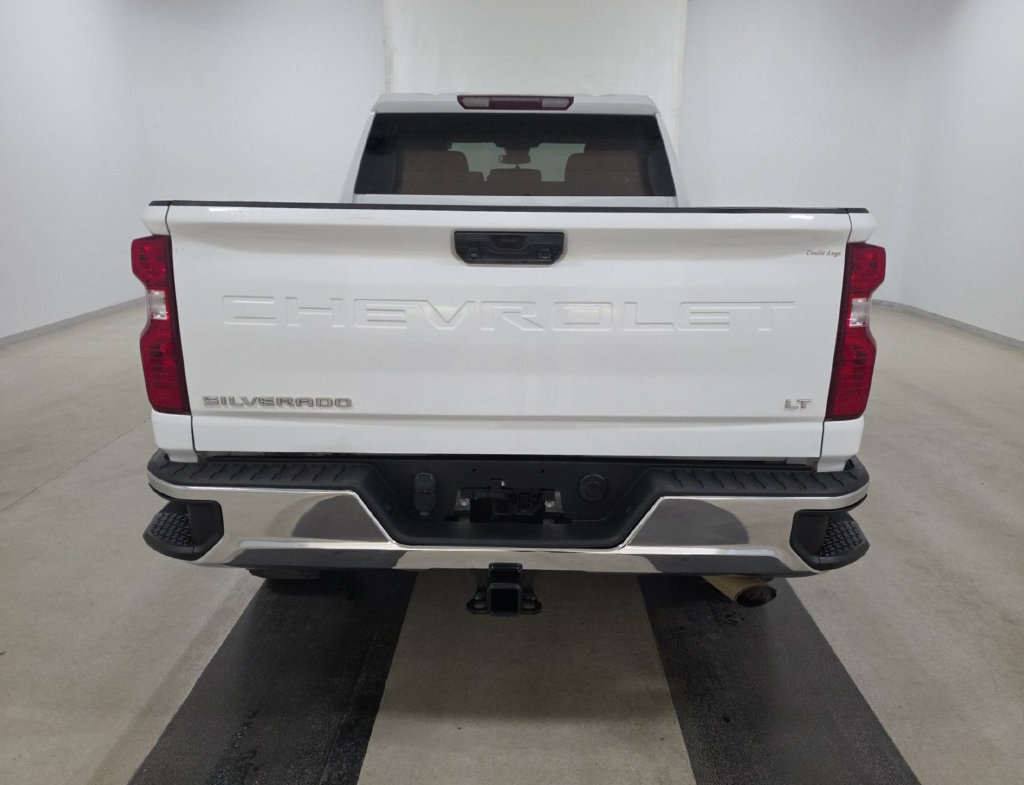 Used 2024 White Chevrolet LT image 10