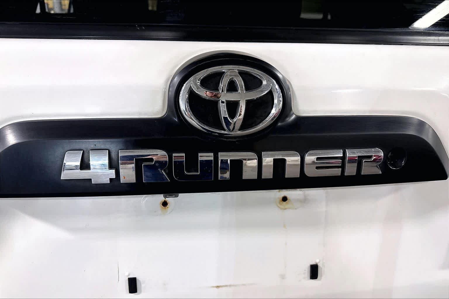 Used 2019 Super White Toyota TRD Off Road image 10