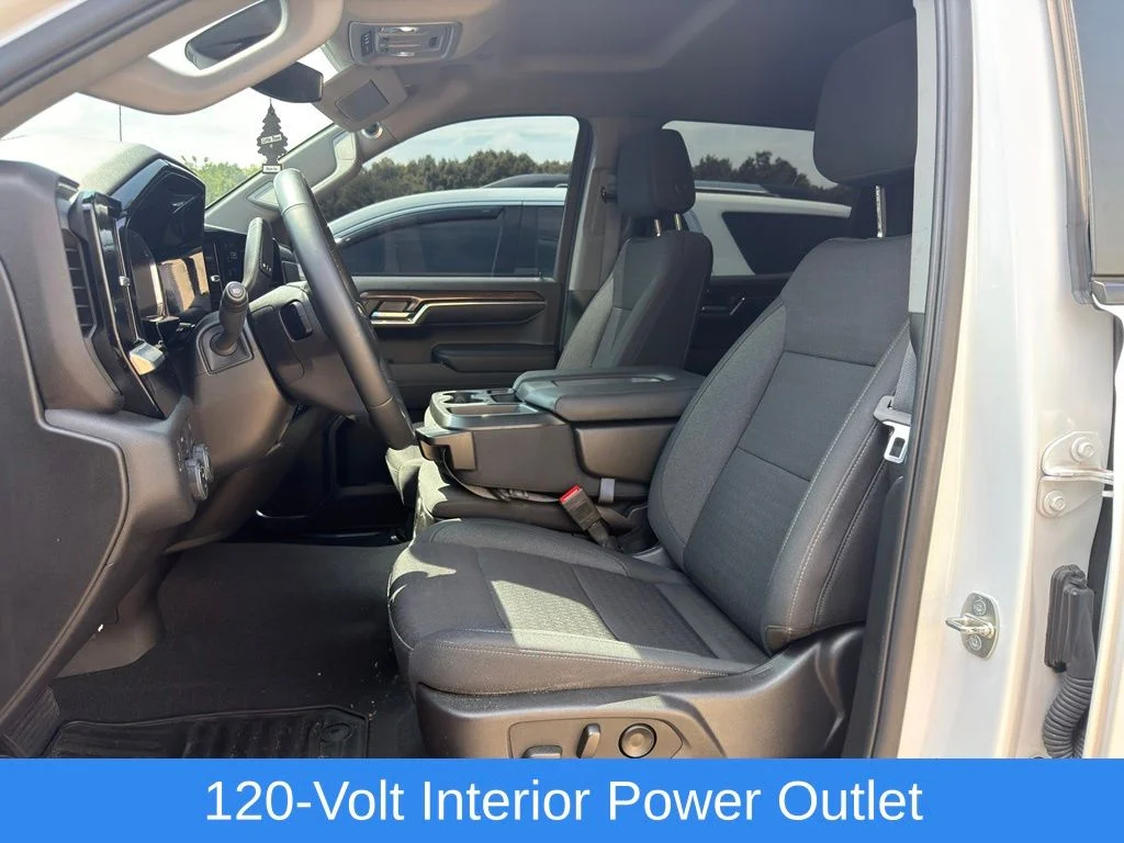 Used 2024 White Chevrolet LT image 31