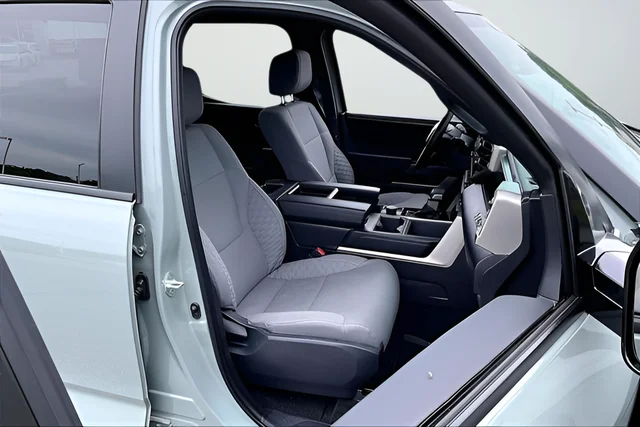 Used 2025  Toyota SR5 image 26