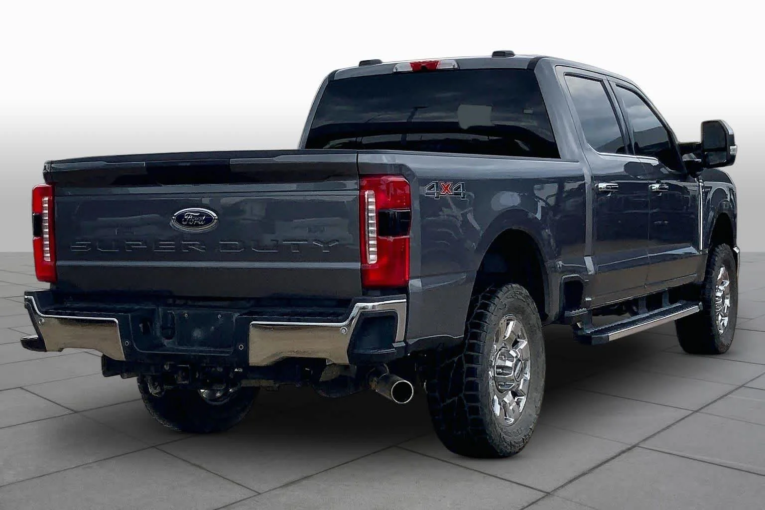 Used 2024 Carbonized Gray Metallic Ford LARIAT image 12