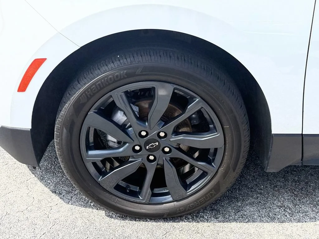 Used 2024 Summit White Chevrolet RS image 19