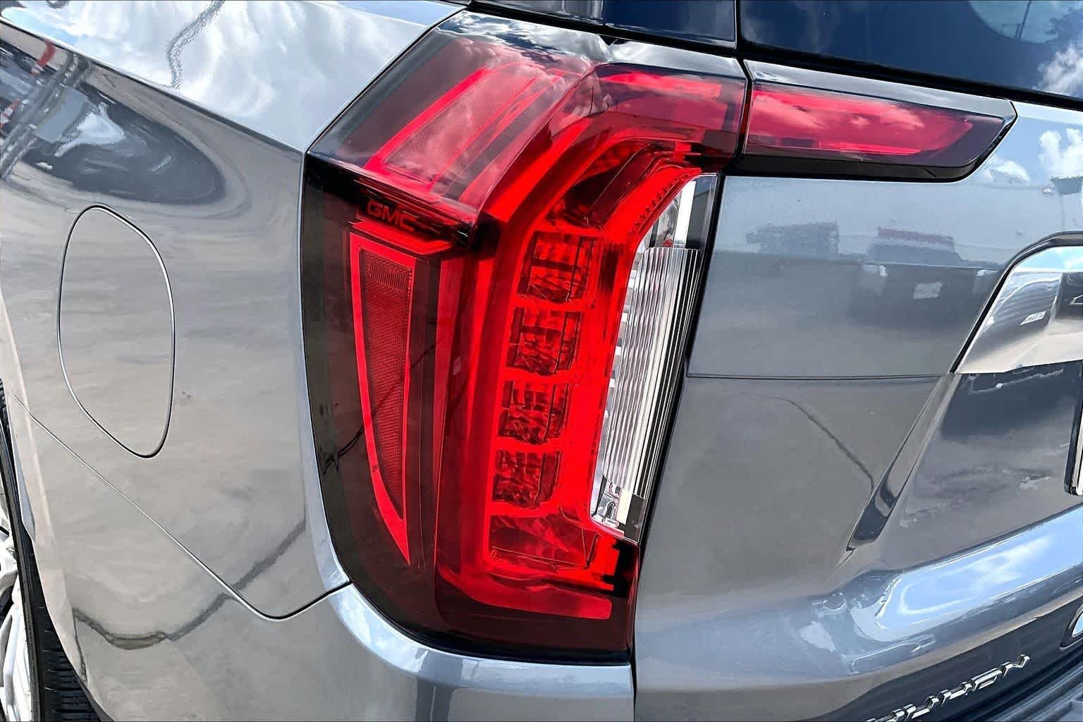 Used 2021 SATIN STEEL METALLIC GMC Denali image 29