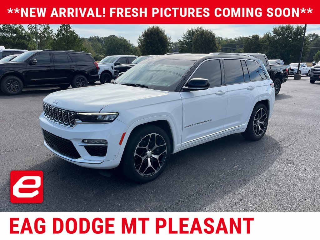 Used 2022 White Jeep Summit Reserve image 2