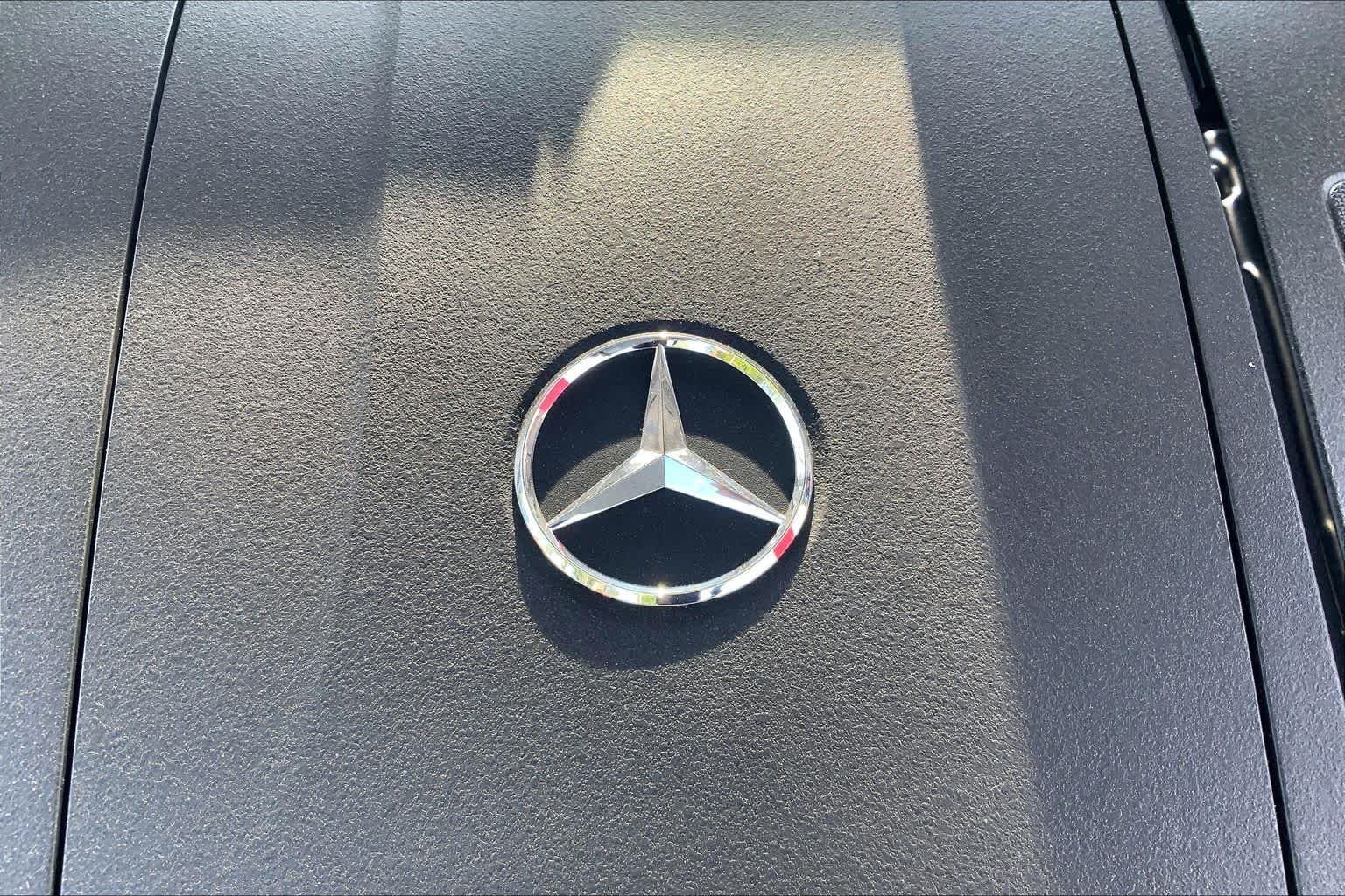 New 2026 MANUFAKTUR Alpine Grey Mercedes-Benz GLC 300 image 16