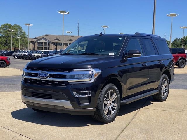 Used 2024 Black Metallic Ford Limited image 5