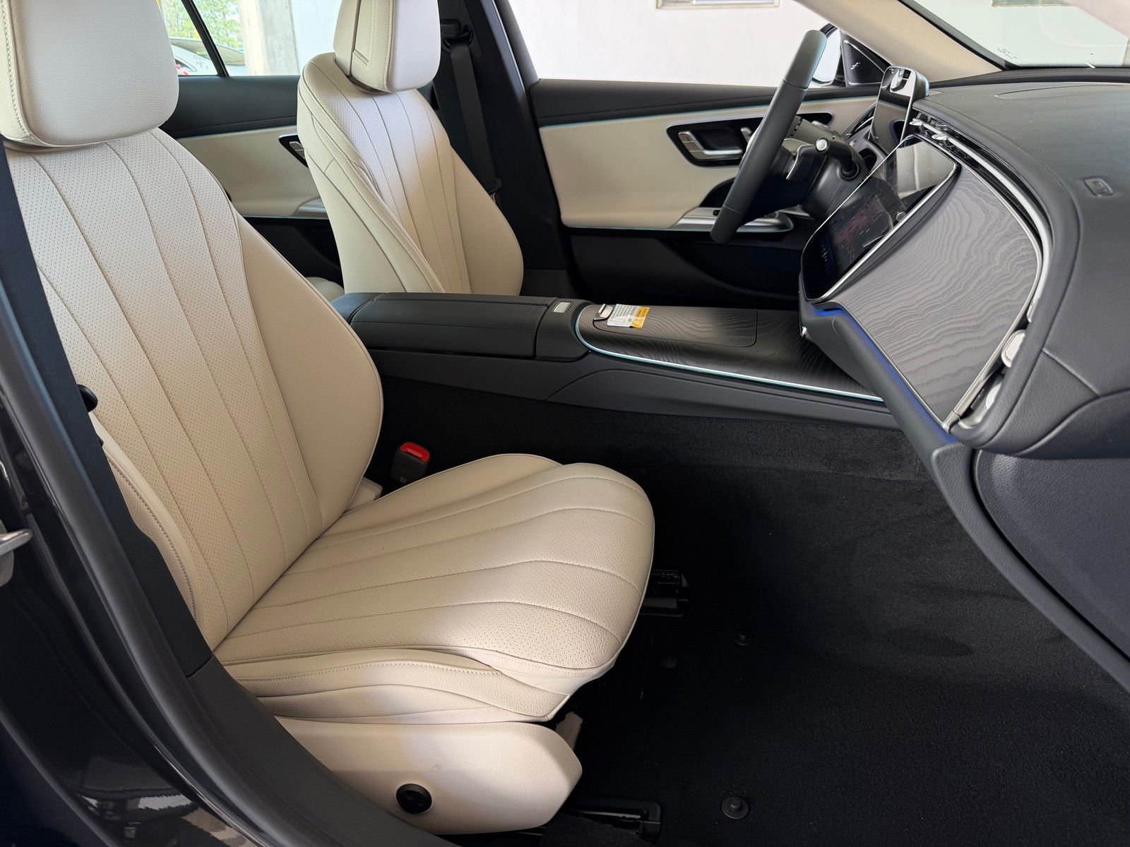 New 2026 Graphite Grey Metallic Mercedes-Benz E 450 image 16