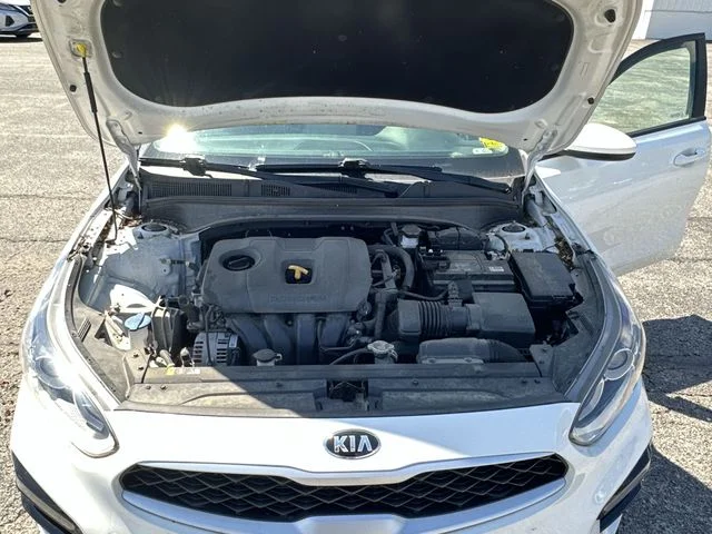 Used 2021 White Kia LXS image 19
