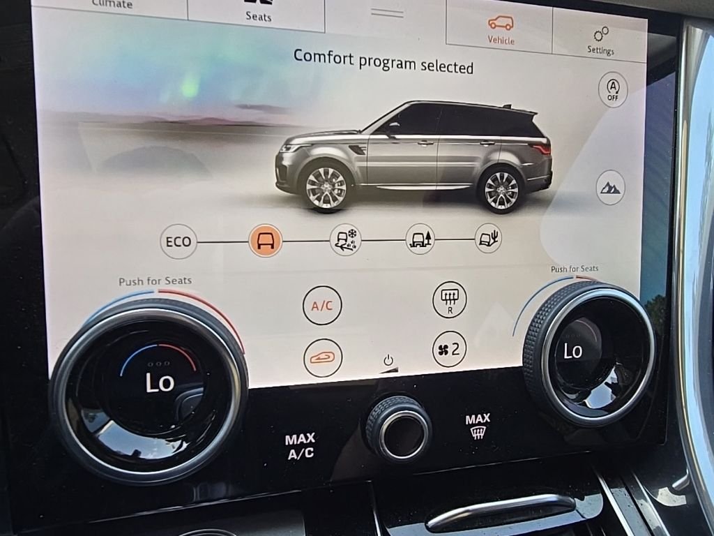 Used 2021  Land Rover HSE Silver Edition image 17