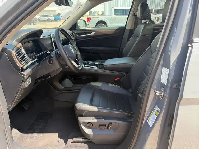 Used 2025 Gray Volkswagen 2.0T SEL image 9