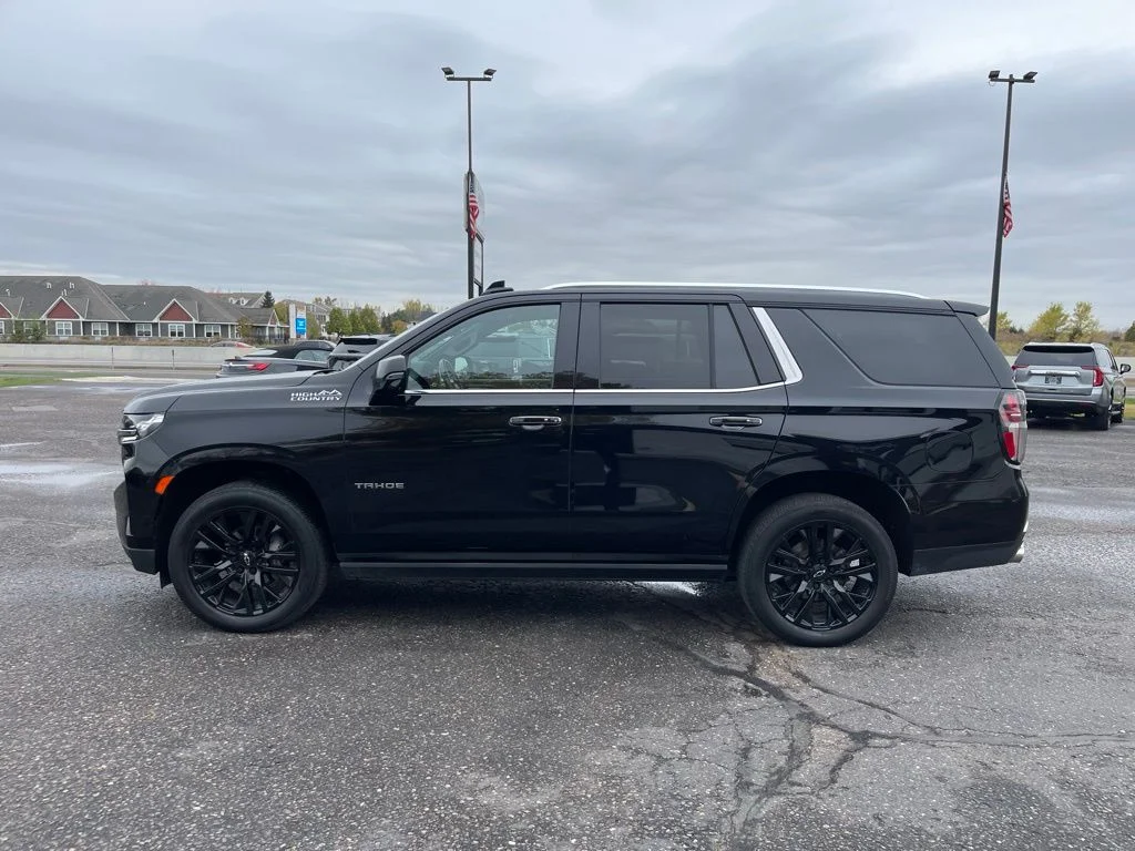 Used 2021  Chevrolet High Country image 9