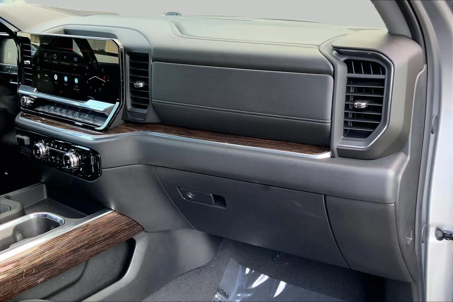 Used 2025 Sterling Metallic GMC Elevation image 16