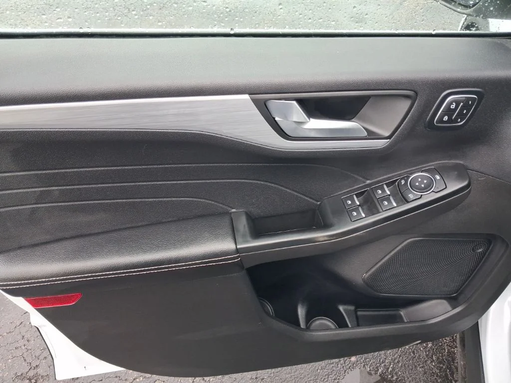 Used 2025 White Ford Platinum image 13