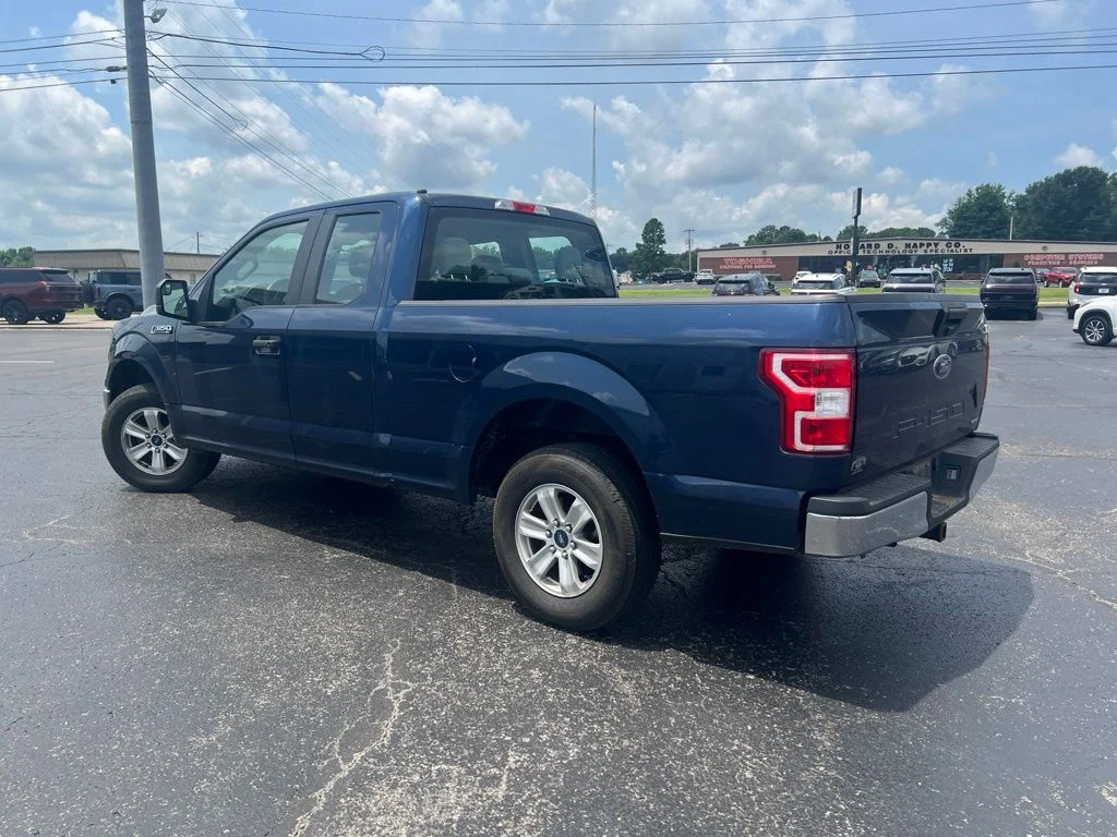 Used 2020 Blue Ford XL image 4