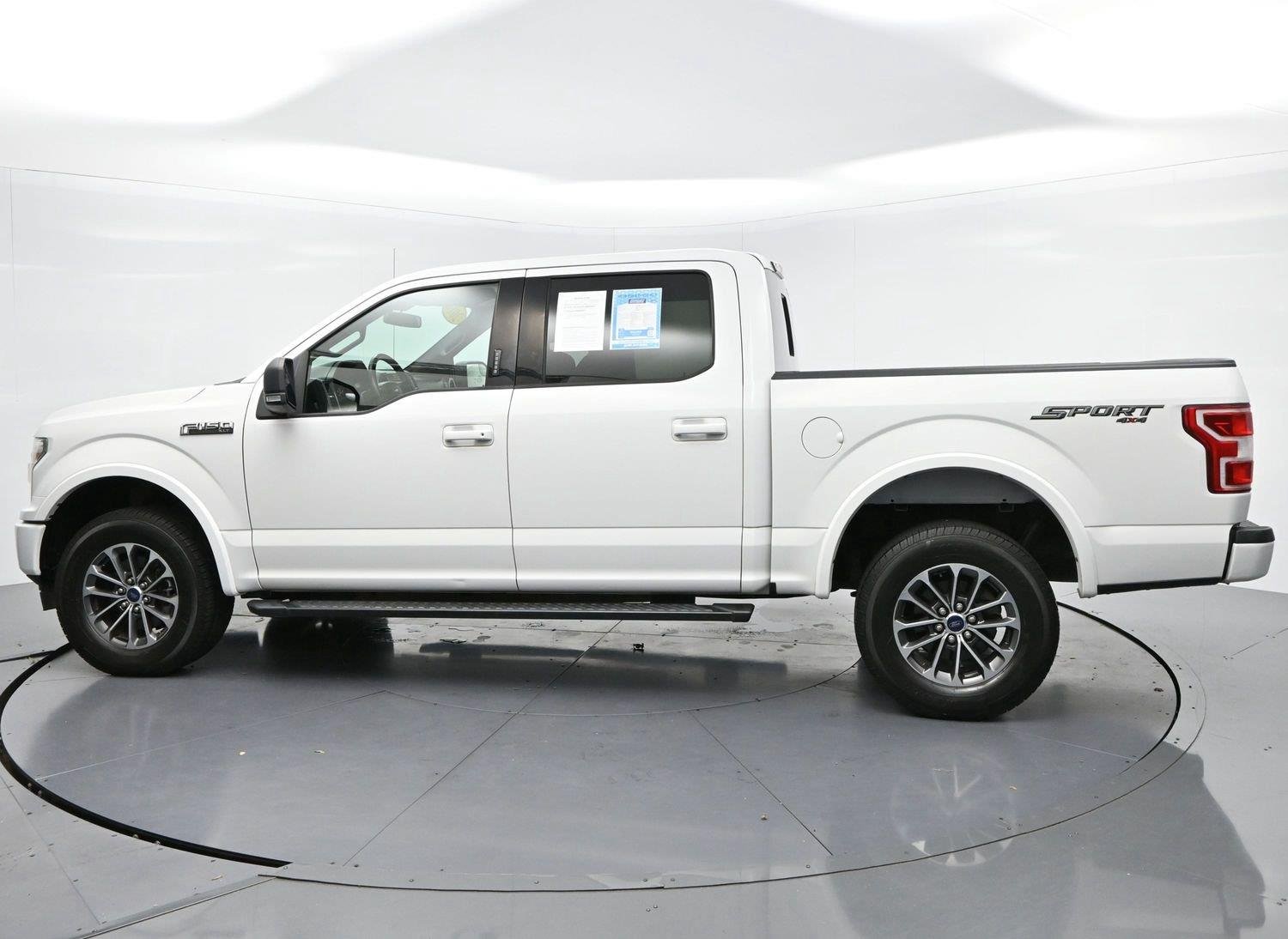 Used 2018 Oxford White Ford XLT image 4