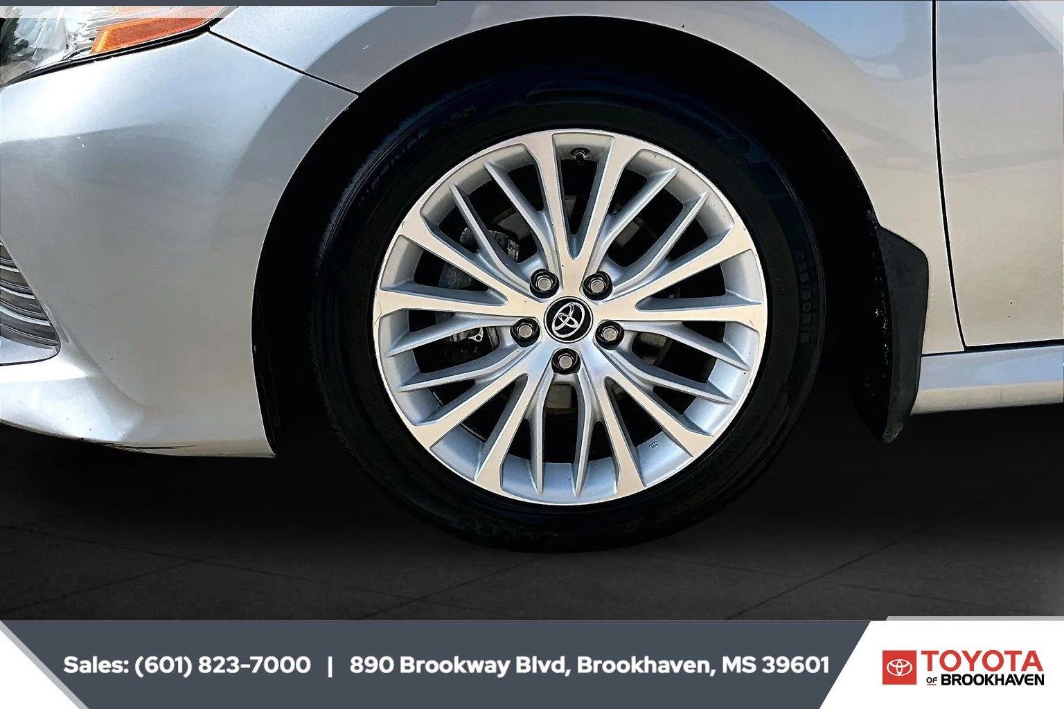 Used 2019 Celestial Silver Metallic Toyota XLE image 7