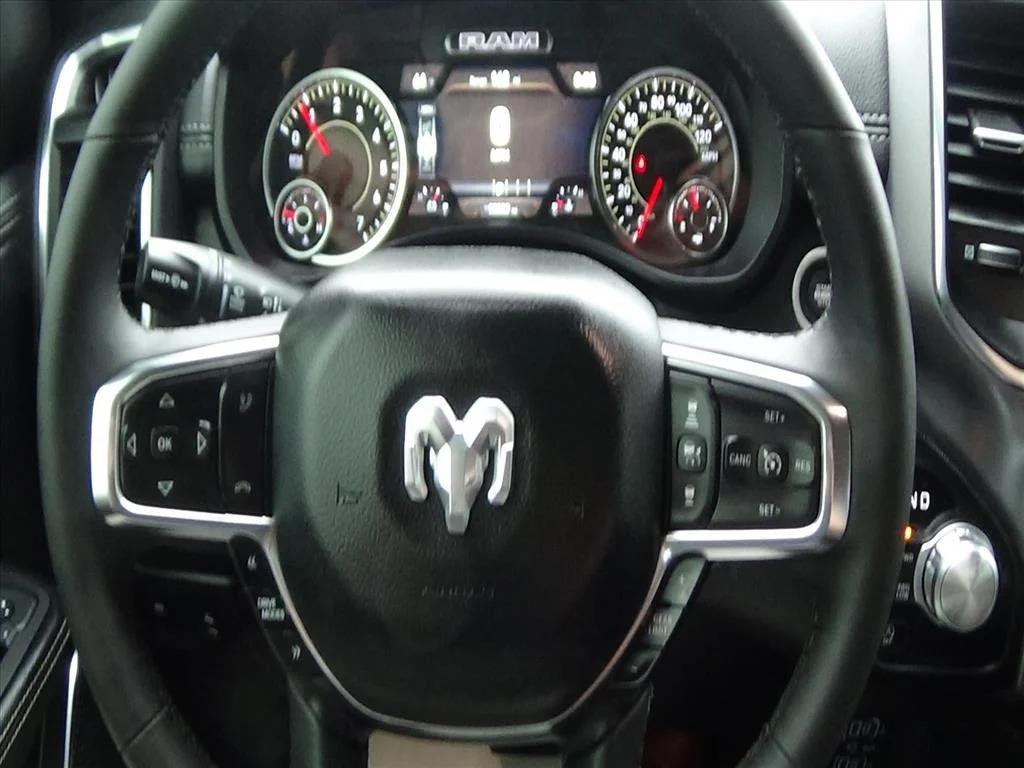 Certified Used 2025 Diamond Black Crystal Pearl Coat (pxj) RAM Laramie image 21