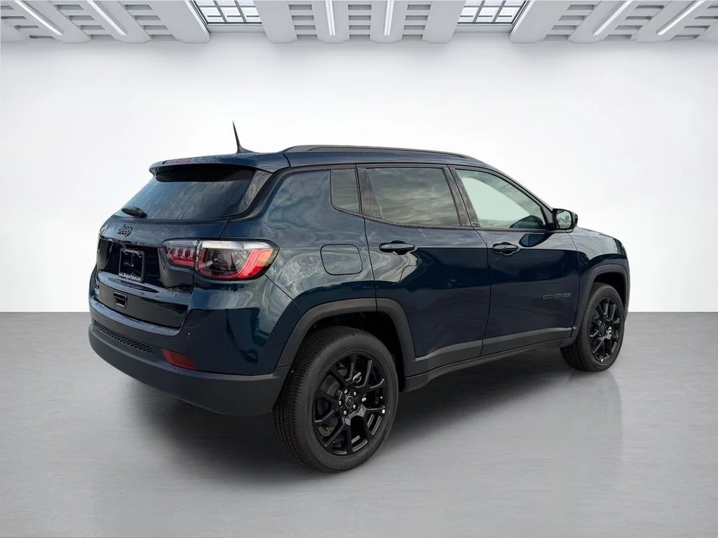 New 2026 Fathom Blue Pearl-Coat Exterior Paint Jeep Latitude image 3