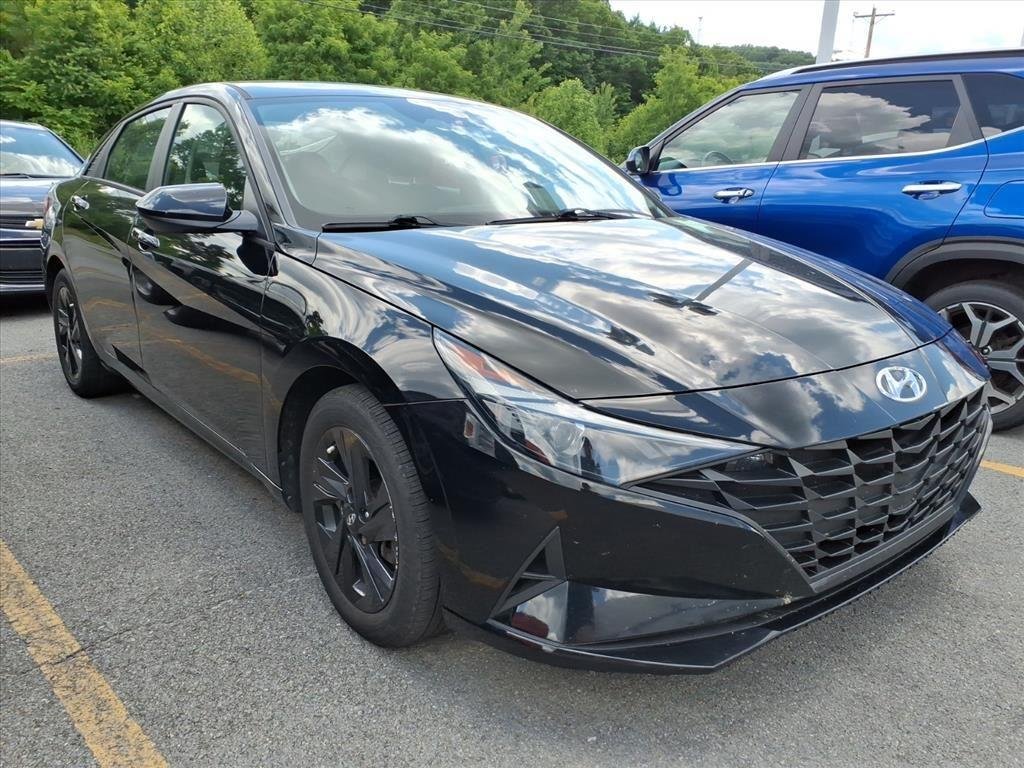 Used 2022 Phantom Black Hyundai SEL image 3