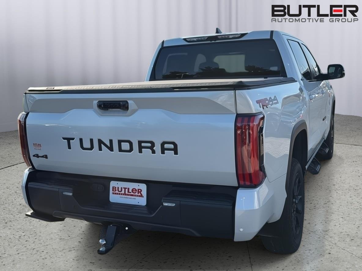 Used 2024 Wind Chill Pearl Toyota Limited image 5