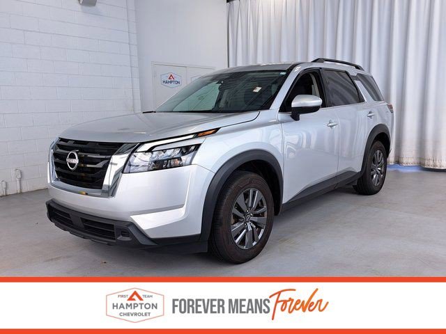 2023 Nissan Pathfinder SV