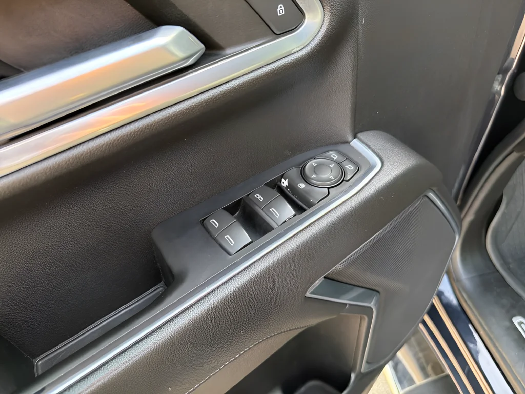 Used 2022 Gray Chevrolet LT image 19