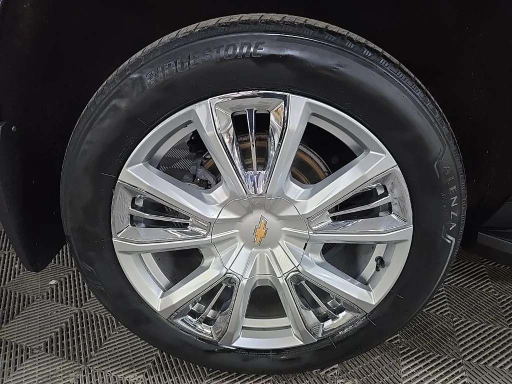 Used 2021 Black Chevrolet High Country image 14