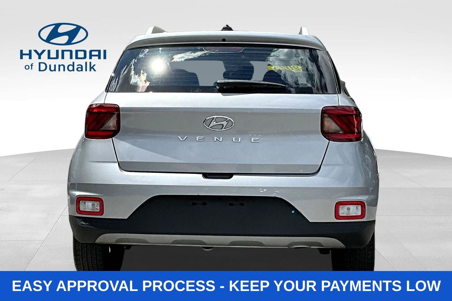 Used 2025 Silver Hyundai SEL image 7
