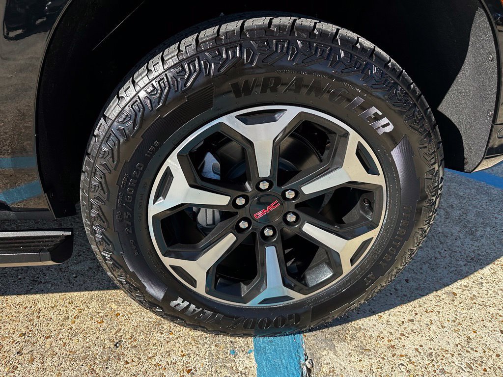 2026 GMC Yukon AT4 - Photo 20