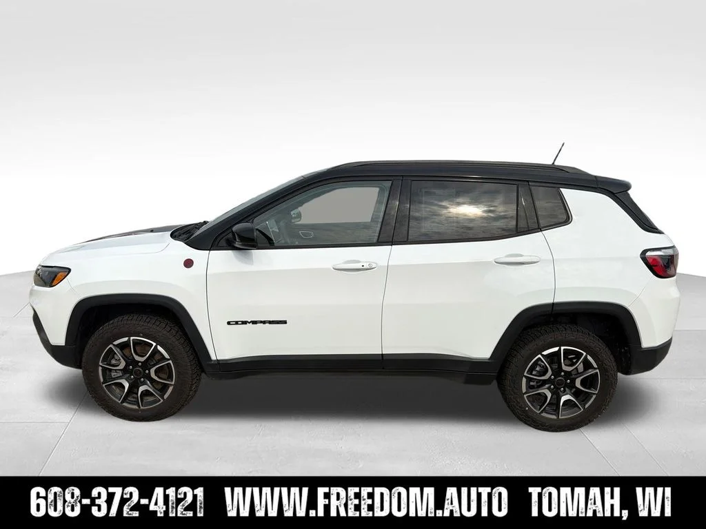 Used 2025 White Jeep Trailhawk image 3
