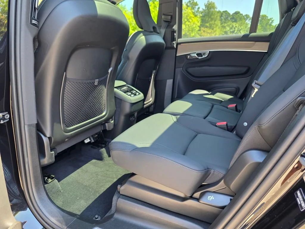 Used 2026  Volvo Plus image 28