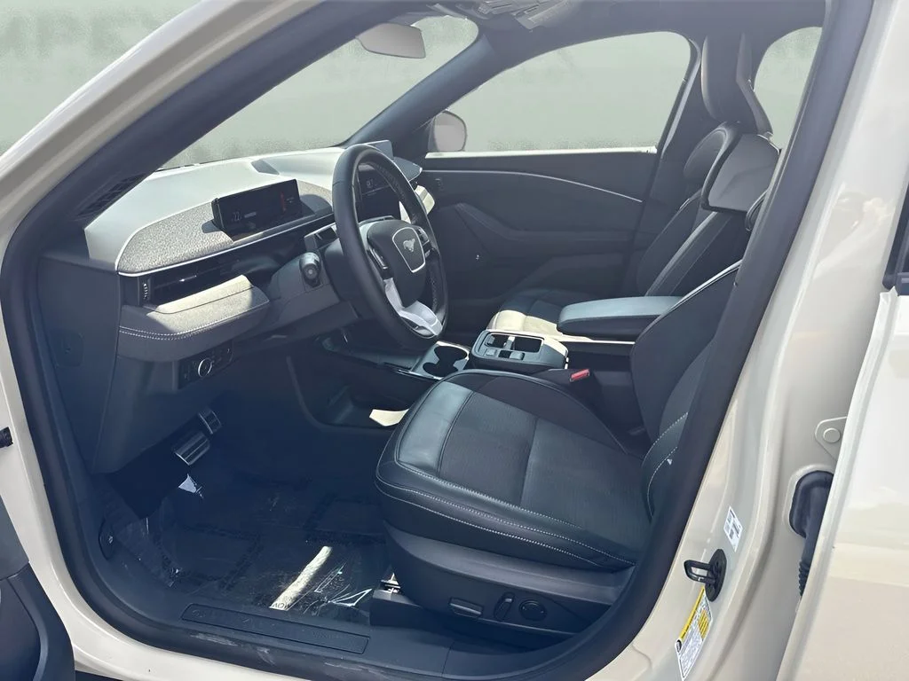 Used 2025 Beige Ford GT image 5