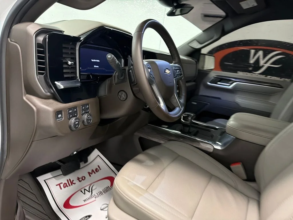 Used 2025 White Chevrolet LTZ image 12