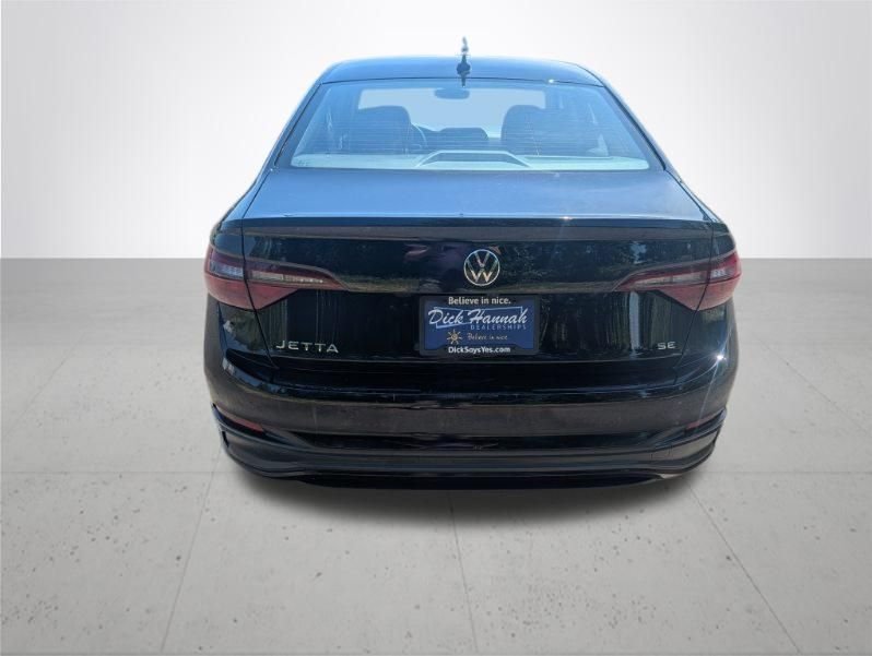 Used 2024 Deep Black Pearl Volkswagen 1.5T SE image 5