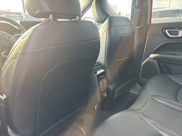 New 2026 Joose Exterior Paint Jeep Latitude Altitude image 15