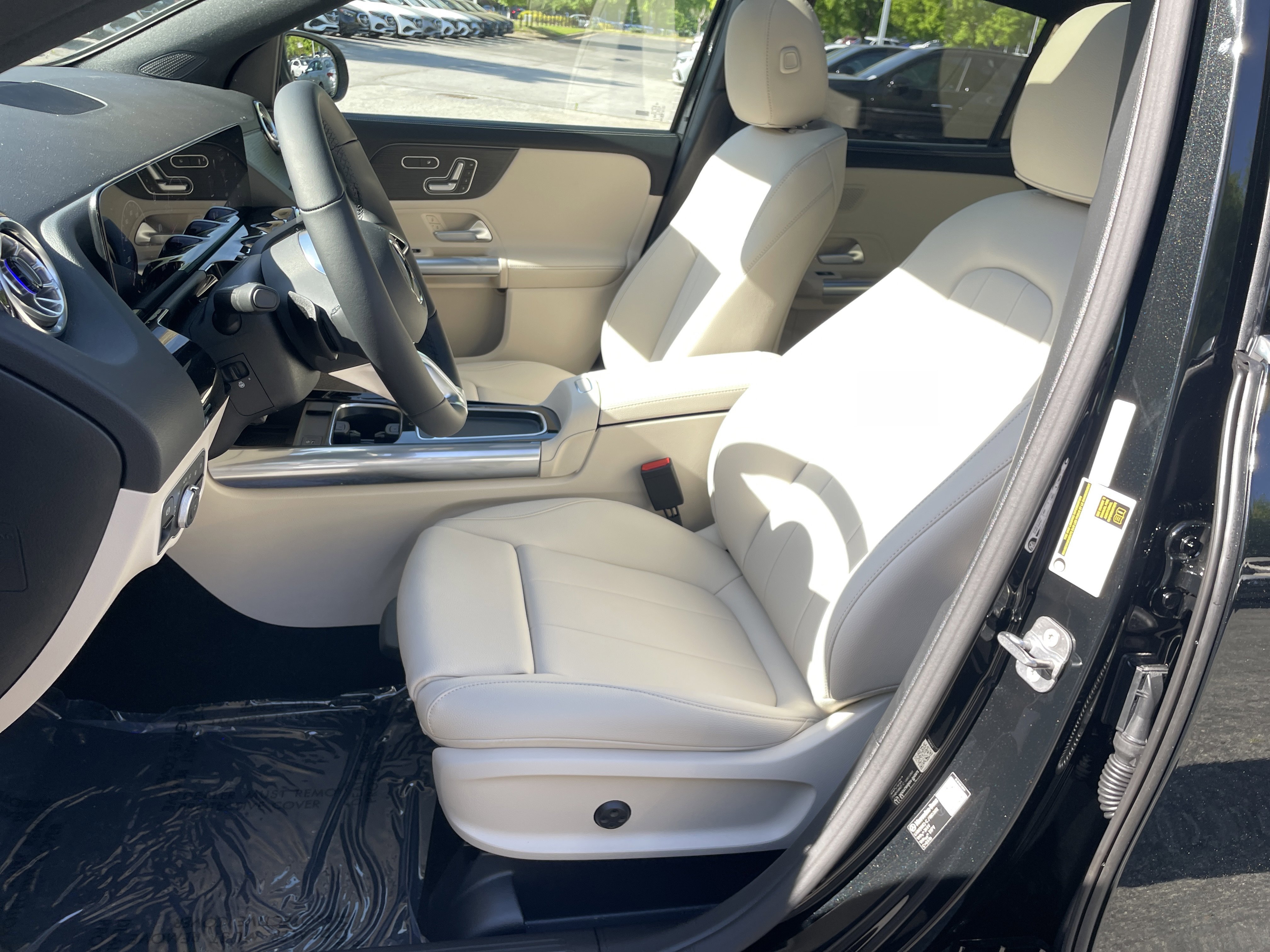 New 2026 Cosmos Black Metallic Mercedes-Benz GLA 250 SUV image 19