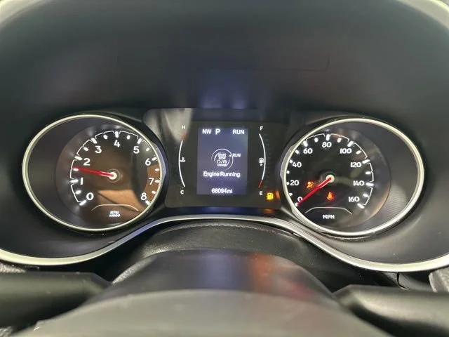 Used 2021 Black Jeep Altitude image 10