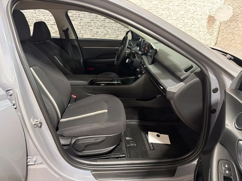 Used 2024 Transmission Blue Hyundai SEL image 10
