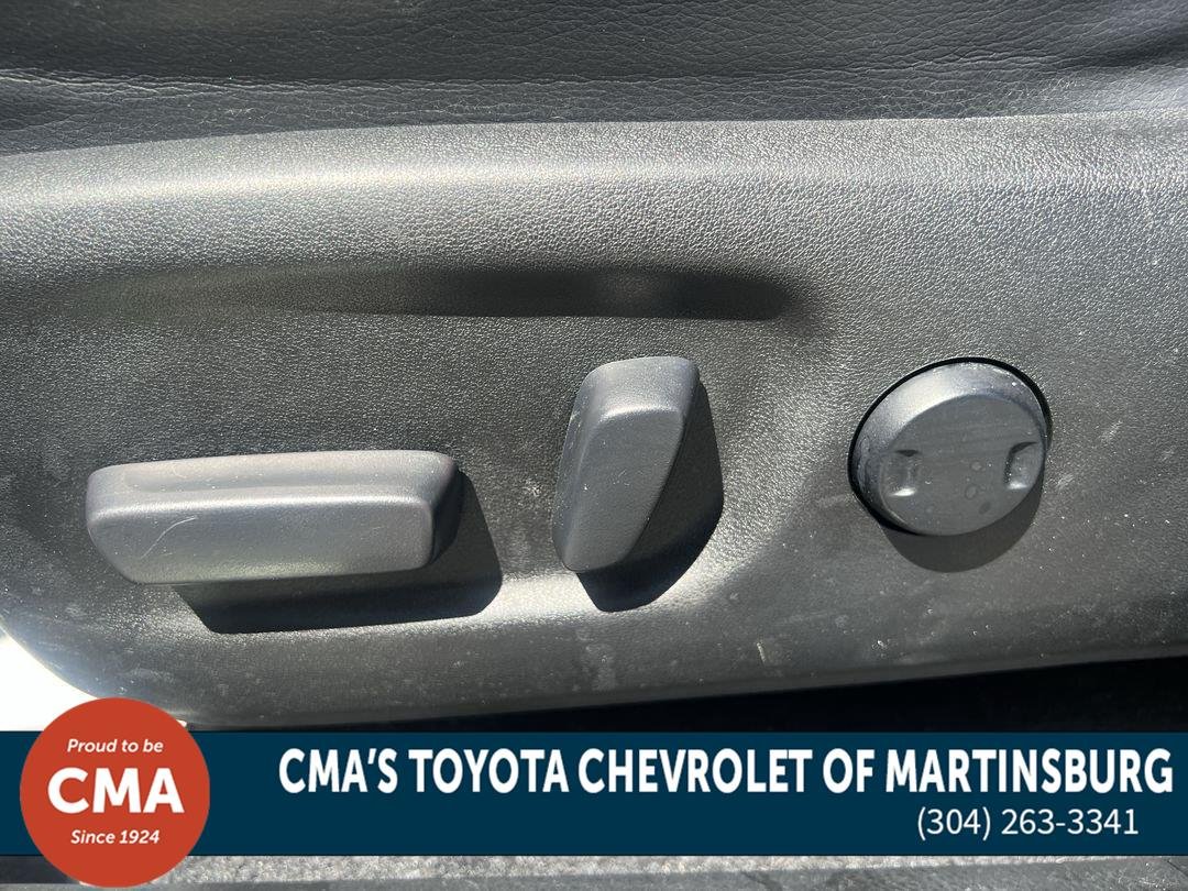 Used 2017 Barcelona Red Metallic Toyota SE image 16