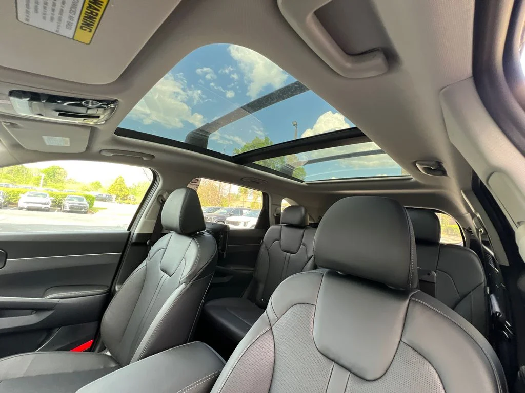 2025 Kia Sorento S - Photo 32